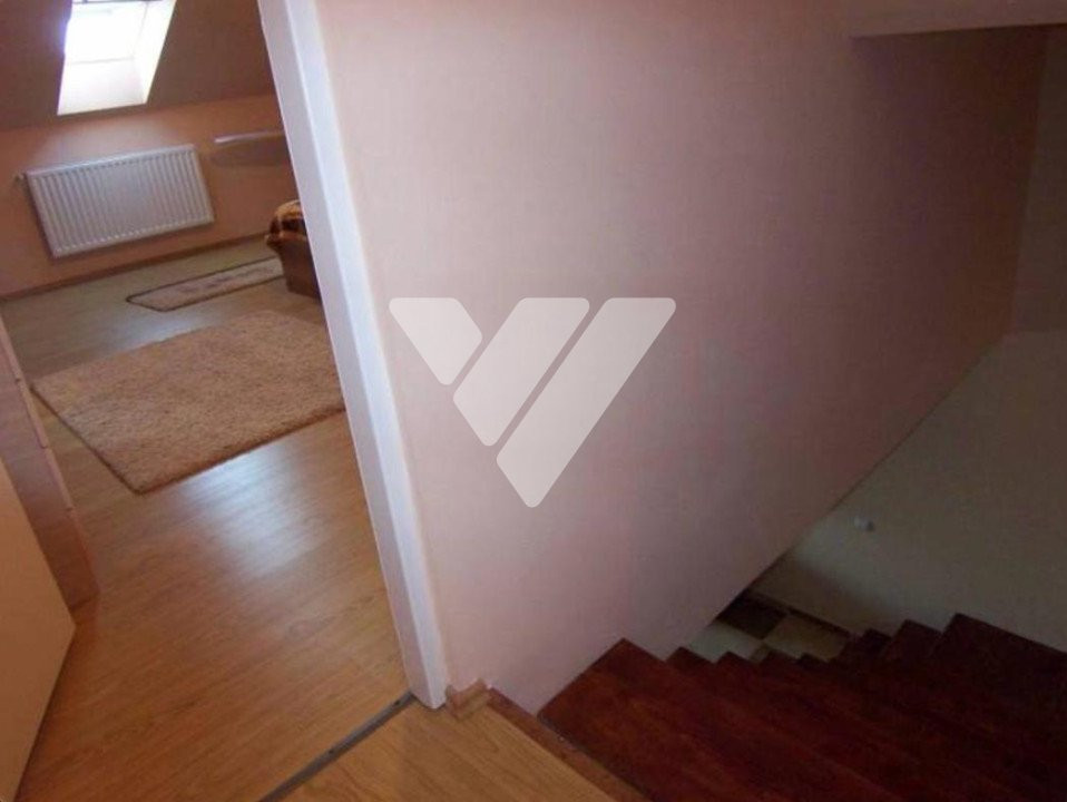 Apartament spațios pe două nivele, 4 camere, Valea Aurie