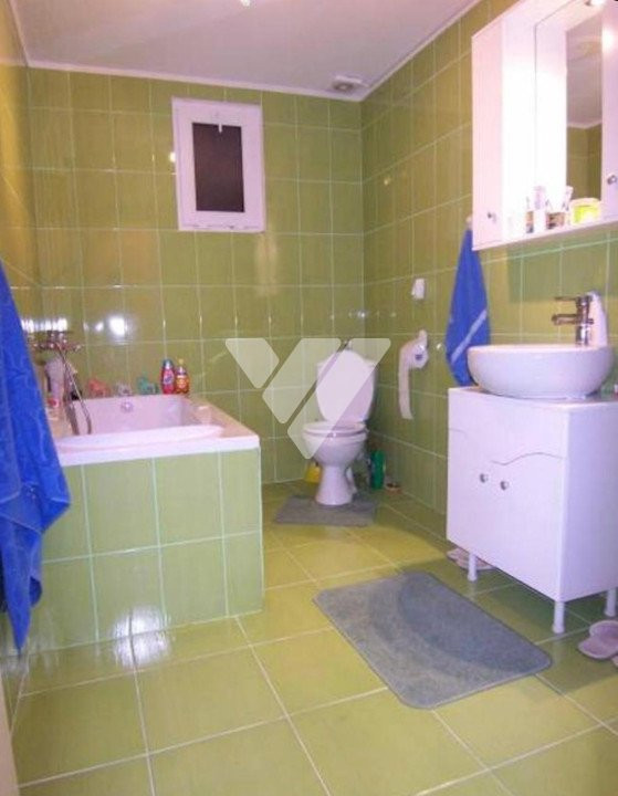 Apartament spațios pe două nivele, 4 camere, Valea Aurie