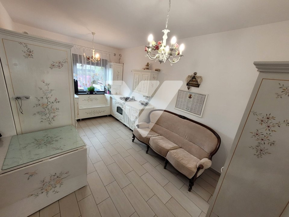 Casa triplex 4 camere cu teren si terasa de vanzare in Selimbar Sibiu