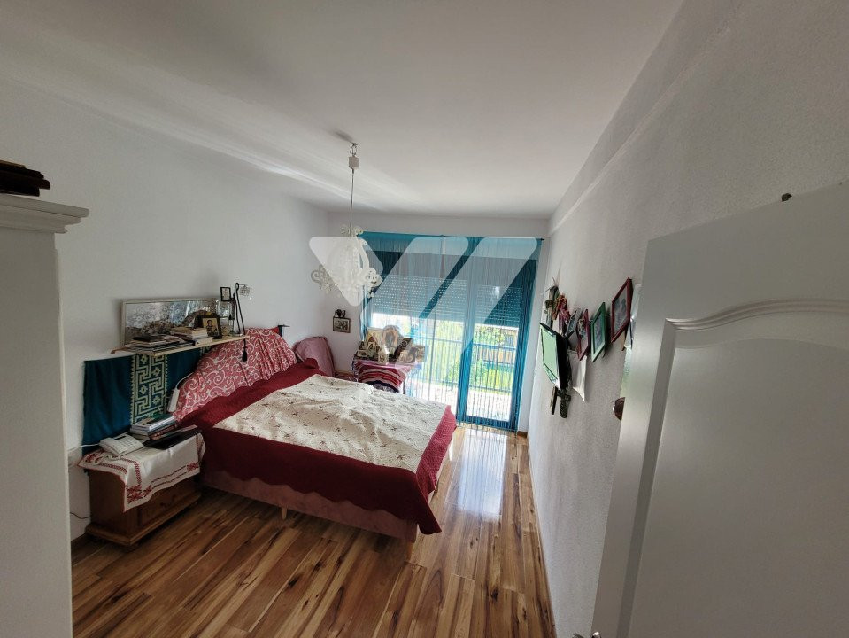 Casa triplex 4 camere cu teren si terasa de vanzare in Selimbar Sibiu
