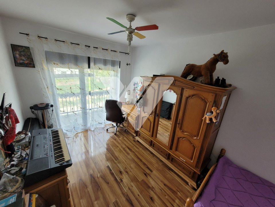 Casa triplex 4 camere cu teren si terasa de vanzare in Selimbar Sibiu