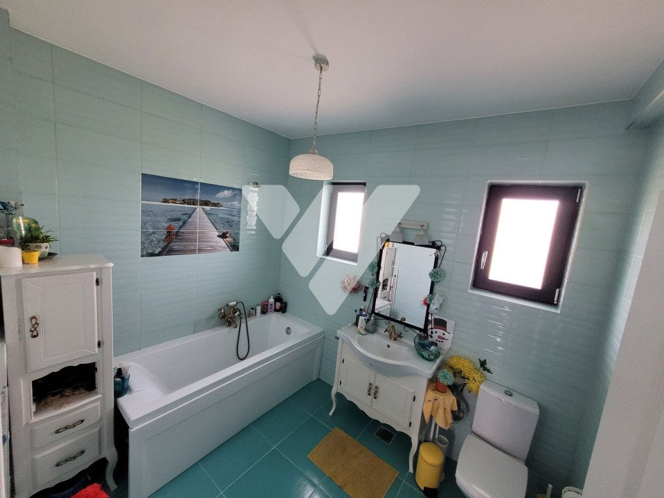 Casa triplex 4 camere cu teren si terasa de vanzare in Selimbar Sibiu