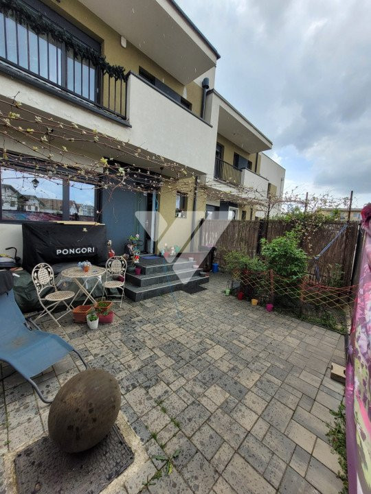 Casa triplex 4 camere cu teren si terasa de vanzare in Selimbar Sibiu