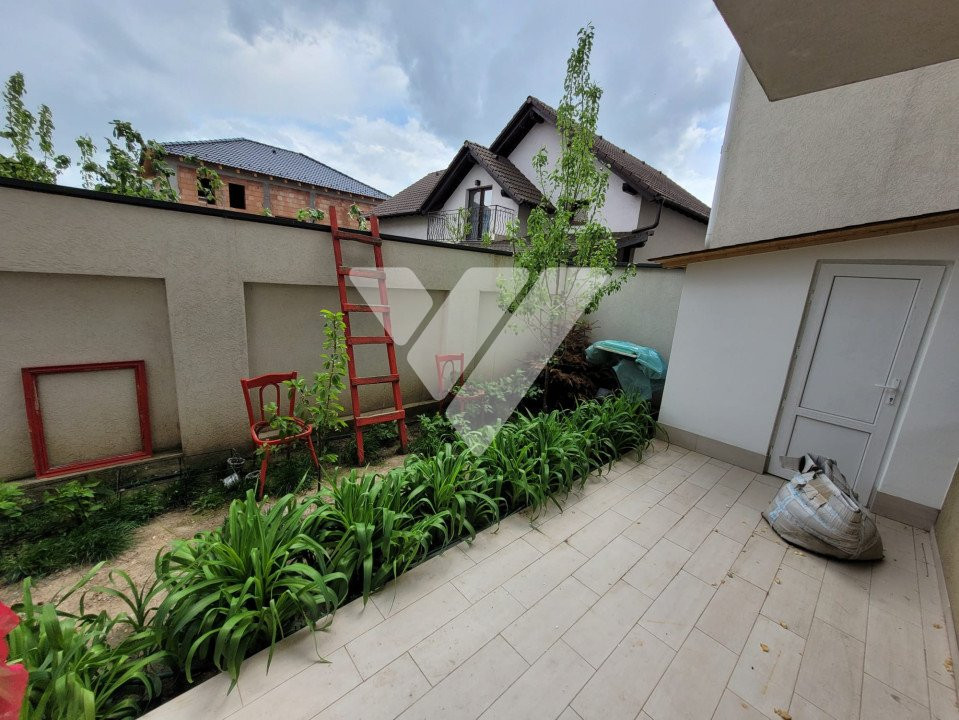 Casa triplex 4 camere cu teren si terasa de vanzare in Selimbar Sibiu