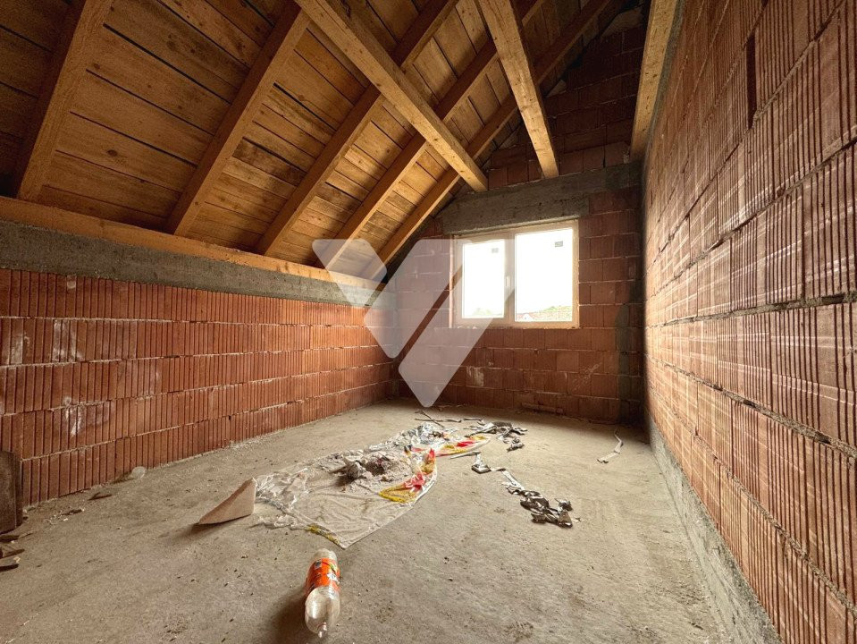 Casa noua la rosu 4 camere si teren 600 mp in Sura Mare Sibiu