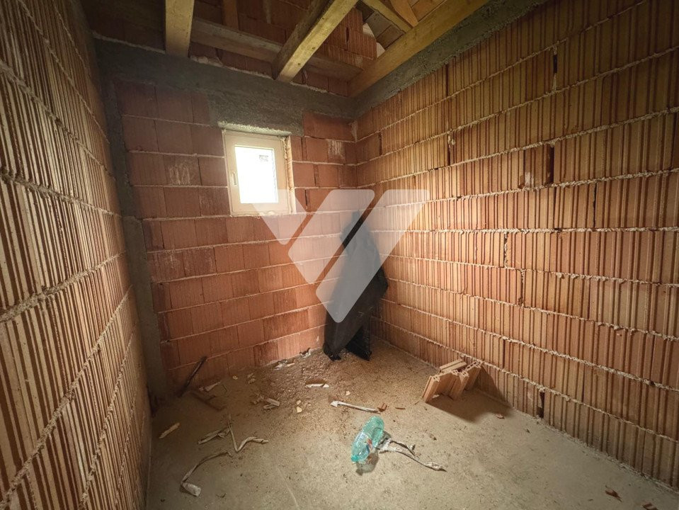 Casa noua la rosu 4 camere si teren 600 mp in Sura Mare Sibiu