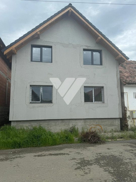 Casa noua la rosu 4 camere si teren 600 mp in Sura Mare Sibiu