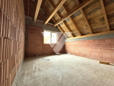 Casa noua la rosu 4 camere si teren 600 mp in Sura Mare Sibiu