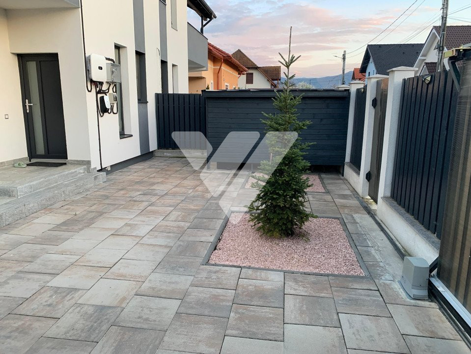 Casa de lux cu panouri solare și curte generoasa – Cristian, Sibiu