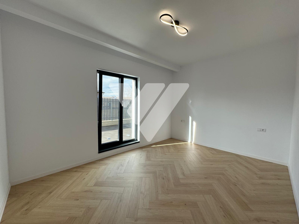 Apartament de lux 115 mp utili 4 camere 4 bai curte privata 200 mp