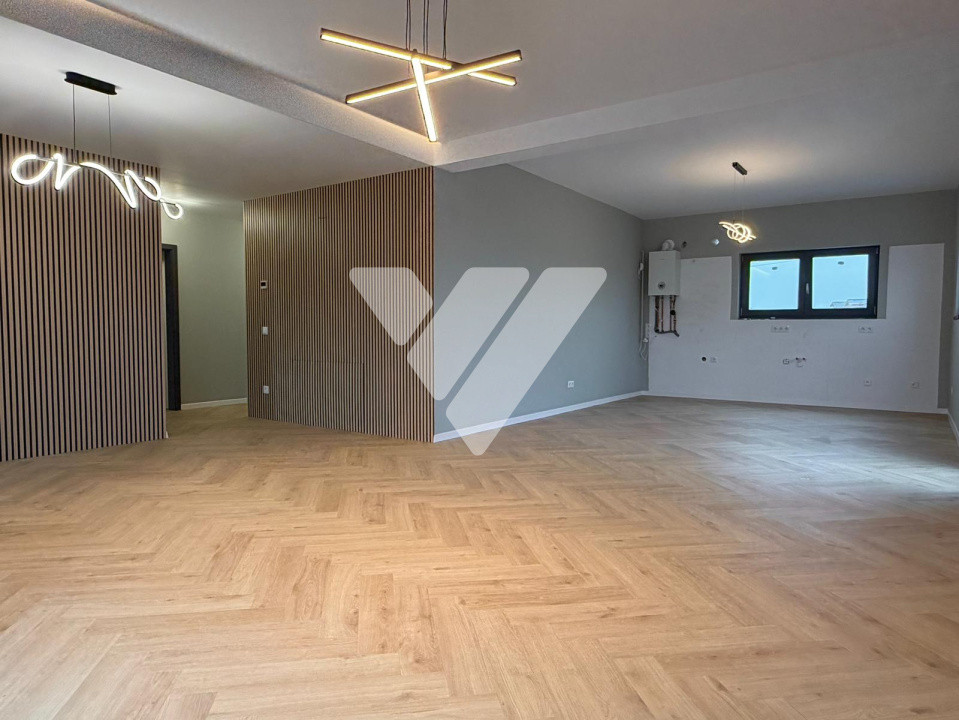 Apartament de lux 115 mp utili 4 camere 4 bai curte privata 200 mp