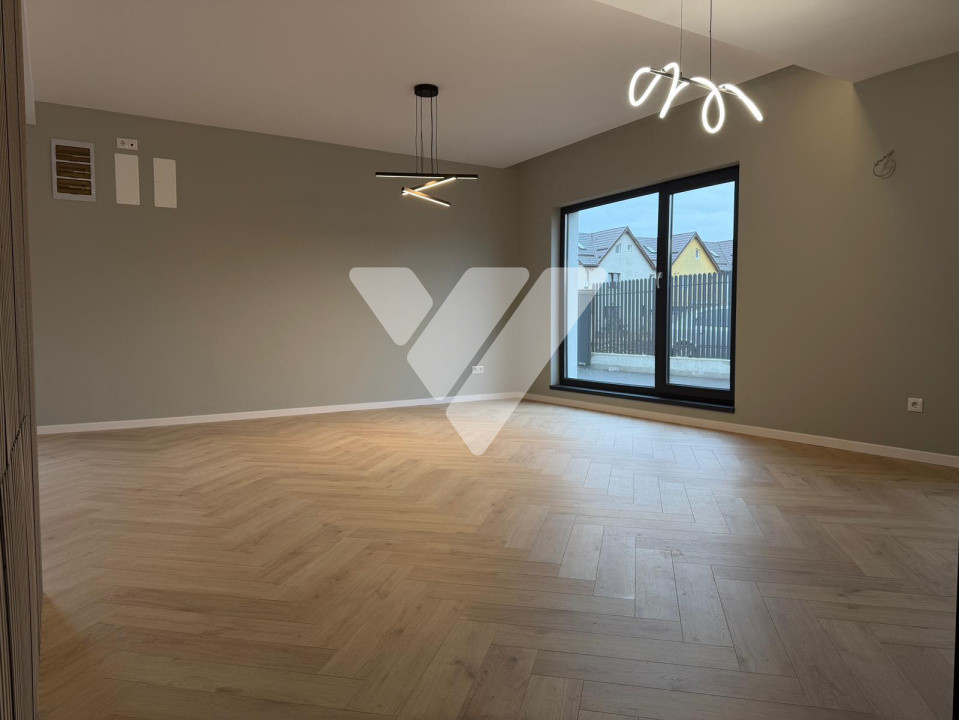 Apartament de lux 115 mp utili 4 camere 4 bai curte privata 200 mp