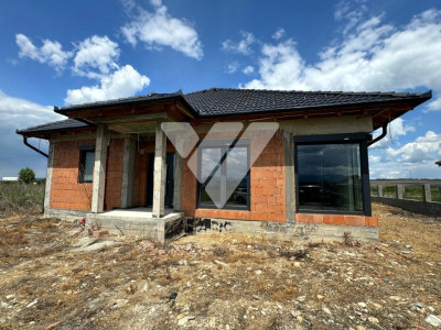 Casa individuala 4 camere 2 bai teren 422 mp Sura Mica Sibiu