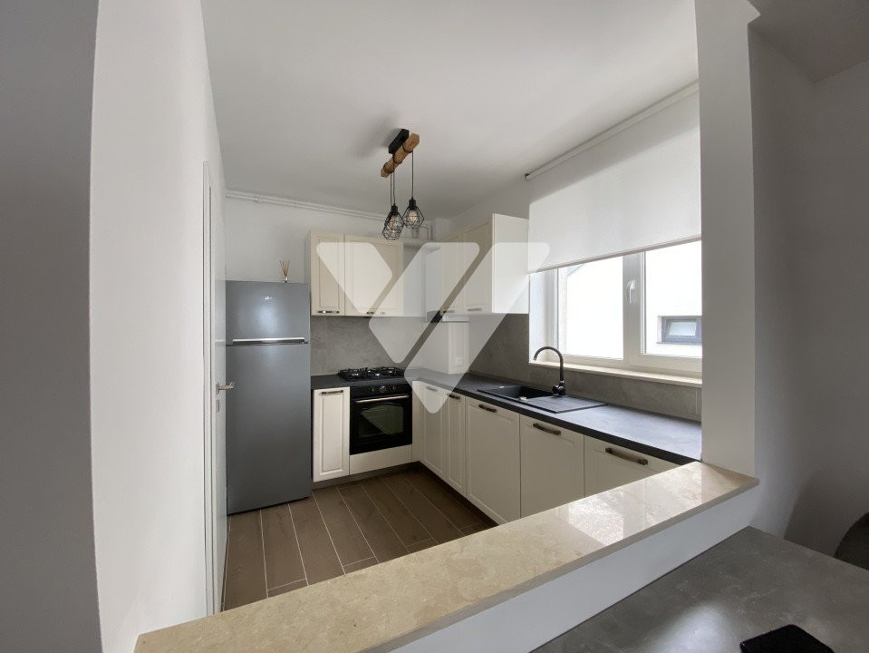 Penthouse de lux 4 camere 107 mp utili de inchiriat - zona Vest Sibiu