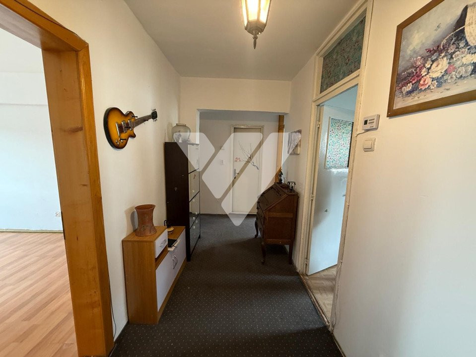 Apartament 3 camere, Decomandat, Etaj intermediar  - Soseaua Alba Iulia