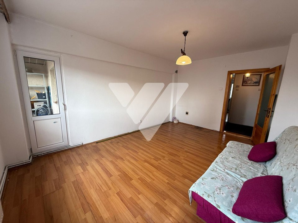 Apartament 3 camere, Decomandat, Etaj intermediar  - Soseaua Alba Iulia