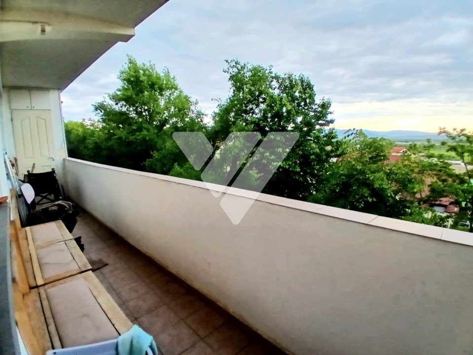 Apartament 2 camere mobilat si balcon 10 mp etaj 1 zona Tilisca Sibiu