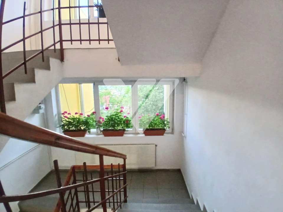 Apartament 2 camere mobilat si balcon 10 mp etaj 1 zona Tilisca Sibiu