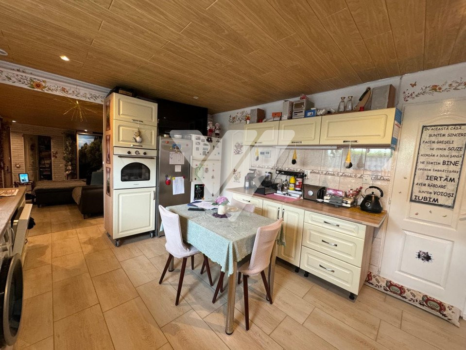 Casa individuala 4 camere 3 bai de vanzare in Sibiu zona Ciresica