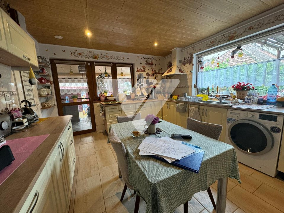 Casa individuala 4 camere 3 bai de vanzare in Sibiu zona Ciresica