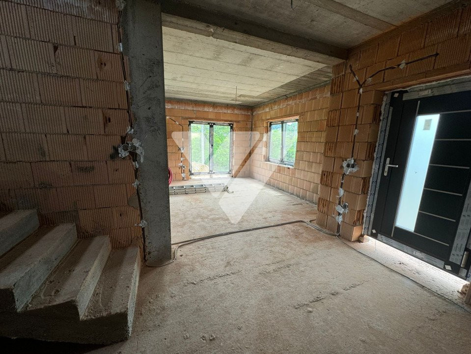 Casa individuala 4 camere garaj si teren 400 mp - Poplaca Sibiu