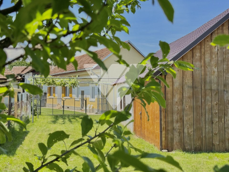  Casă cu livadă, la poalele Transfăgărășanului – Cârțișoara Sibiu