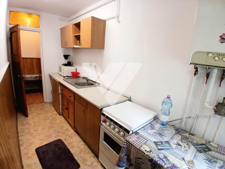 Garsoniera decomandata  mobilata de inchiriat zona Vasile Aaron Sibiu