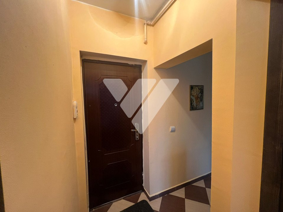 Apartament cu 4 camere de vanzare - Zona Vasile Aaron