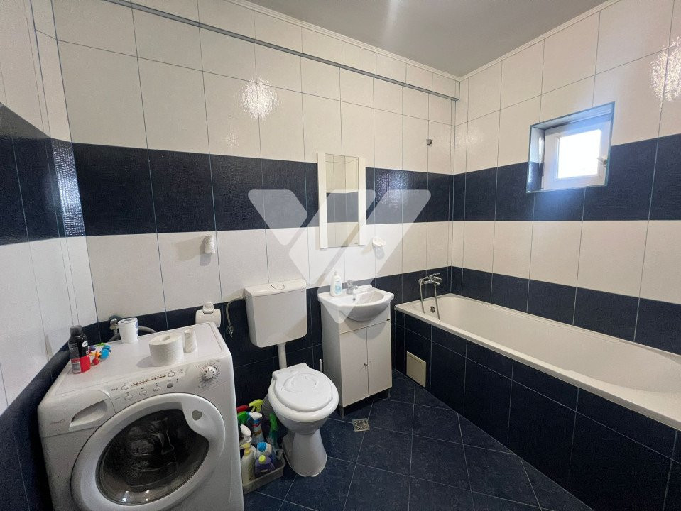 Apartament cu 4 camere de vanzare - Zona Vasile Aaron