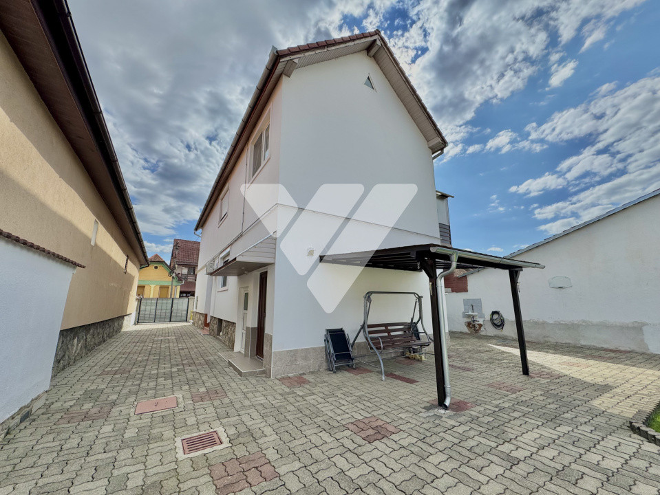 Apartament la casă – 4 camere + demisol util + curte și garaj -Sibiu