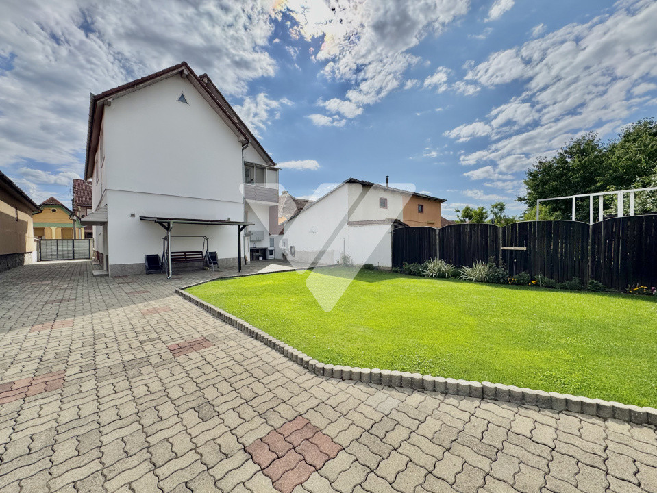 Apartament la casă – 4 camere + demisol util + curte și garaj -Sibiu
