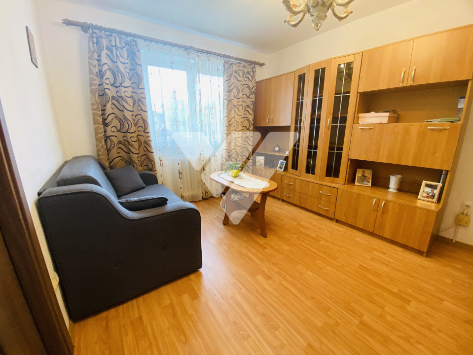 Apartament 3 camere etaj 1 mobilat de vanzare - zona Hipodrom Sibiu