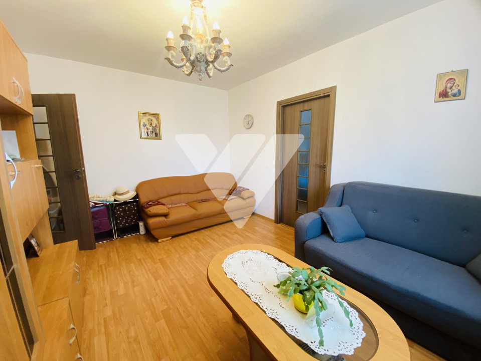 Apartament 3 camere etaj 1 mobilat de vanzare - zona Hipodrom Sibiu
