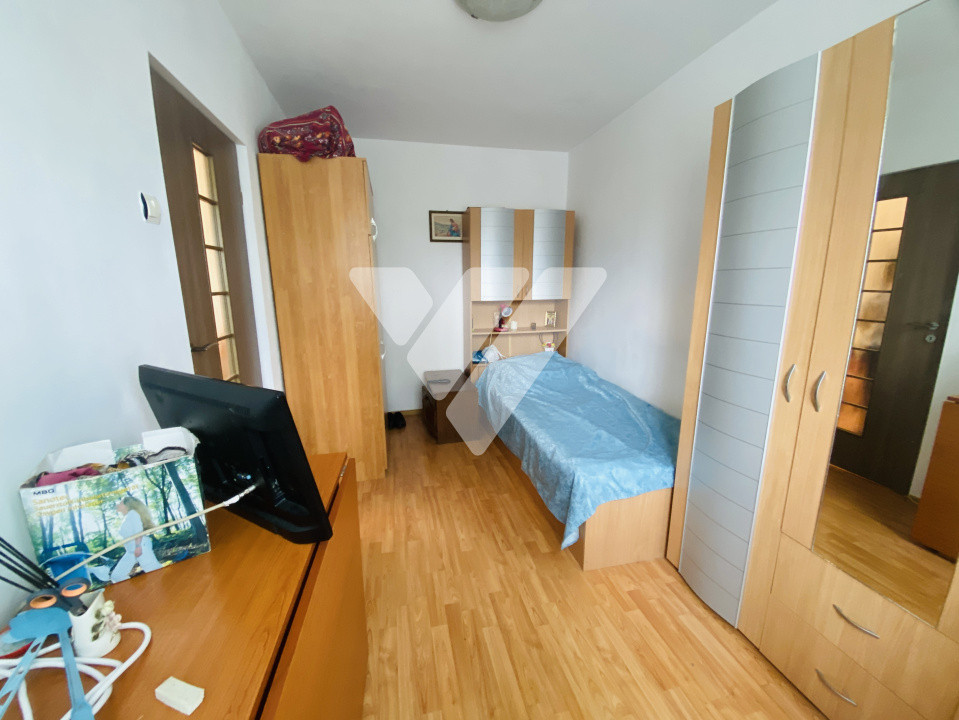 Apartament 3 camere etaj 1 mobilat de vanzare - zona Hipodrom Sibiu