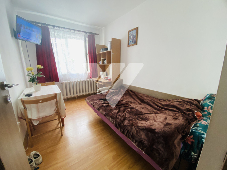 Apartament 3 camere etaj 1 mobilat de vanzare - zona Hipodrom Sibiu