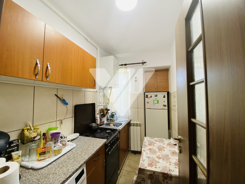Apartament 3 camere etaj 1 mobilat de vanzare - zona Hipodrom Sibiu