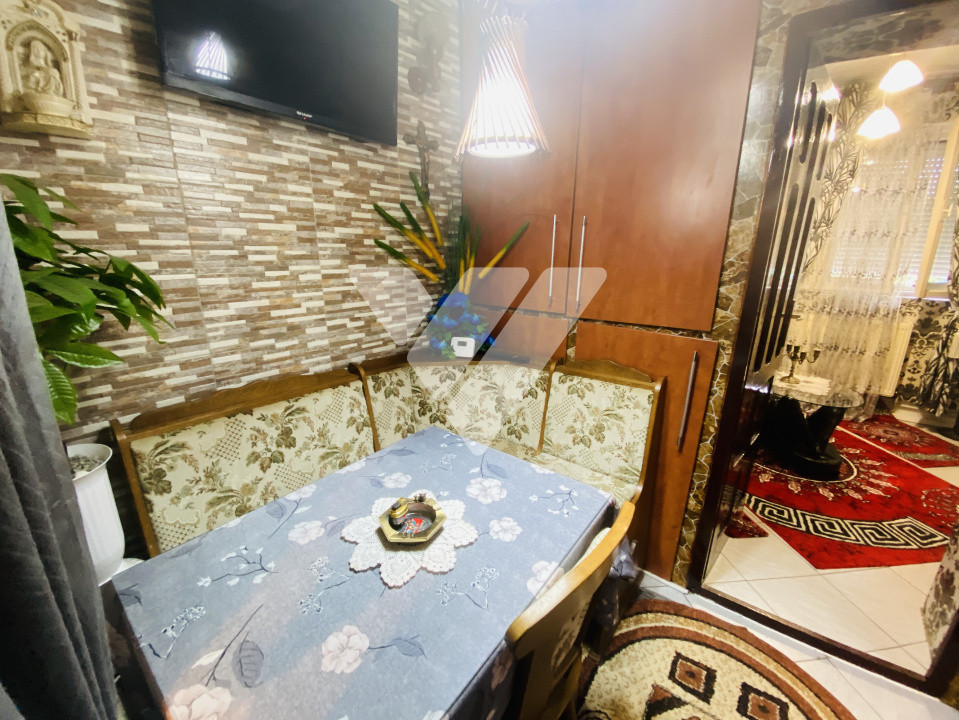 Garsoniera de vanzare, etaj 2, zona Vasile Aaron