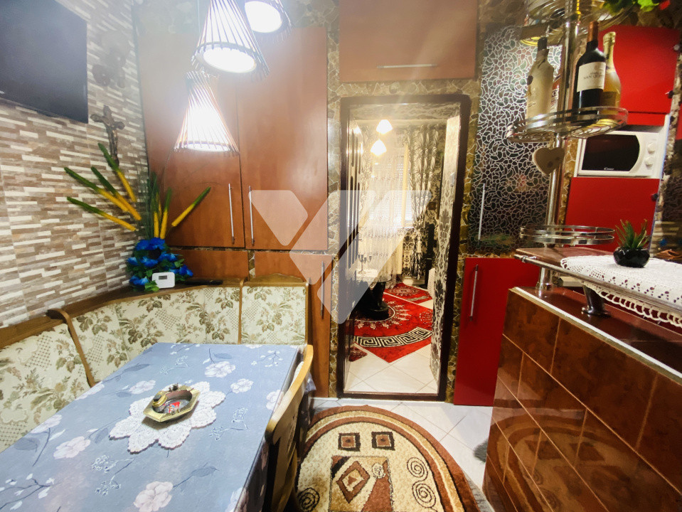 Garsoniera de vanzare, etaj 2, zona Vasile Aaron